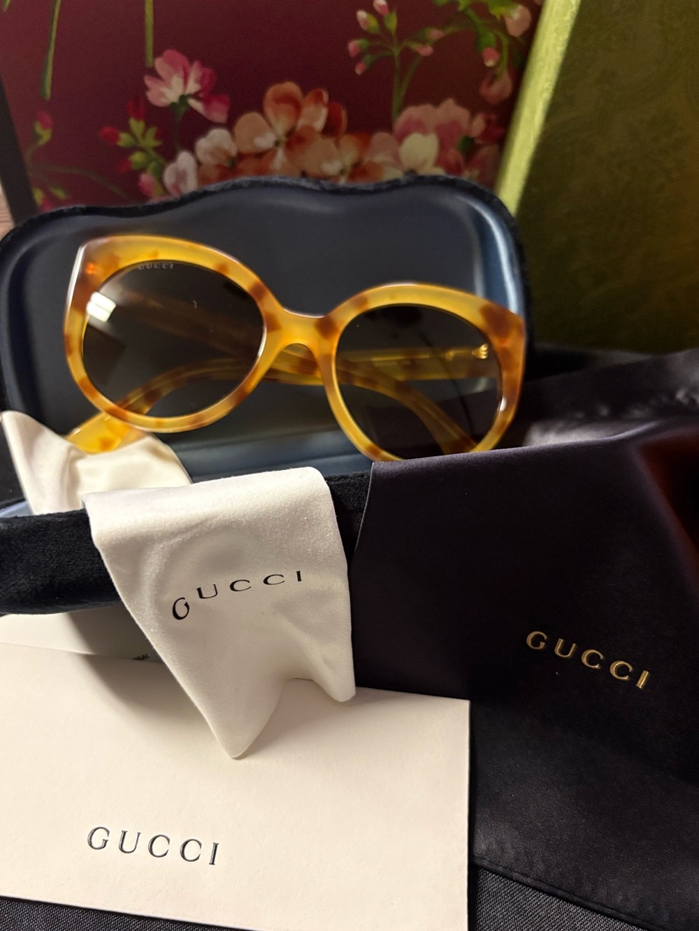 Gucci 0325S Cat Eye Acetate Sunglasses 55mm NIB FULL SET! Case, Cloth, Soft Case